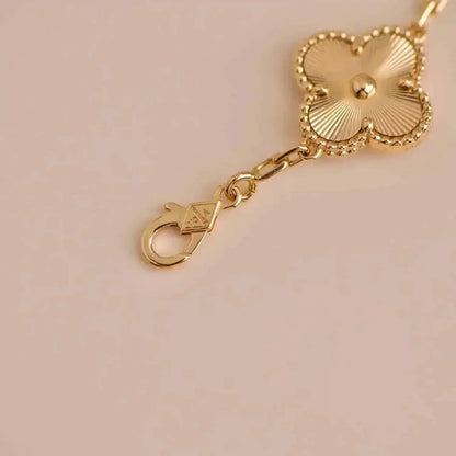[⭐Aura] CLOVER 5 MOTIF LASER BRACELET COLLECTION