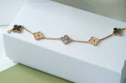 [⭐Aura] CLOVER 5 MOTIF GRAY MOP BRACELET COLLECTION