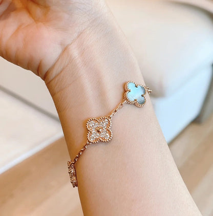 [⭐Aura] CLOVER 5 MOTIF GRAY MOP BRACELET COLLECTION