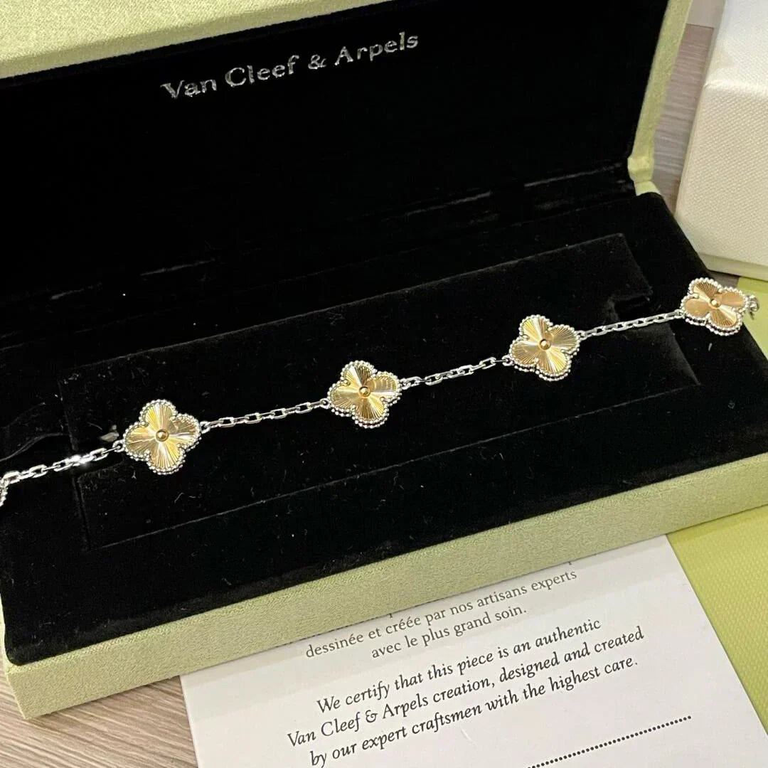 [⭐Aura] CLOVER 5 MOTIF LASER BRACELET COLLECTION