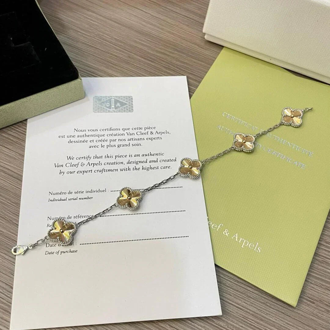 [⭐Aura] CLOVER 5 MOTIF LASER BRACELET COLLECTION