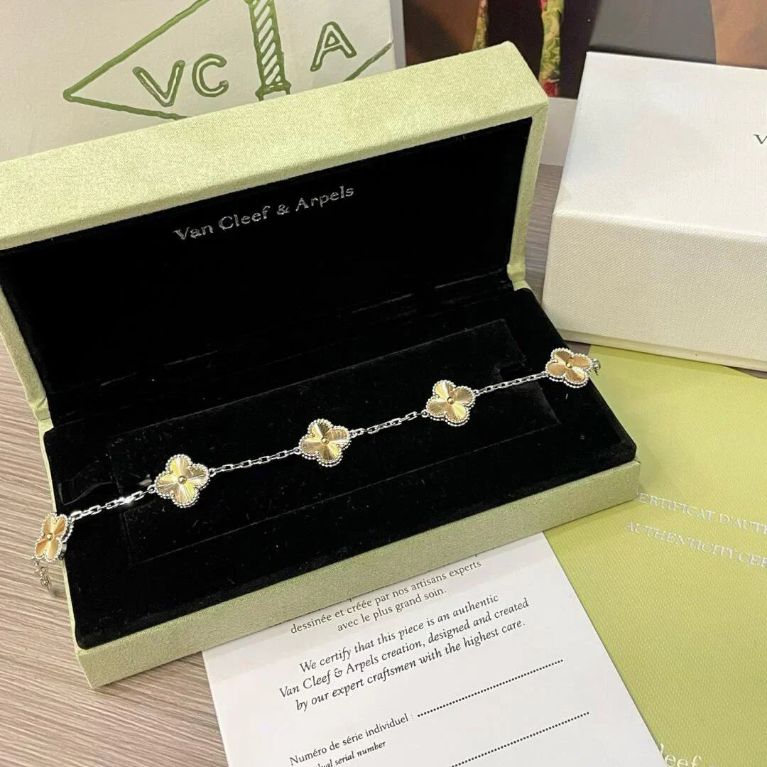 [⭐Aura] CLOVER 5 MOTIF LASER BRACELET COLLECTION