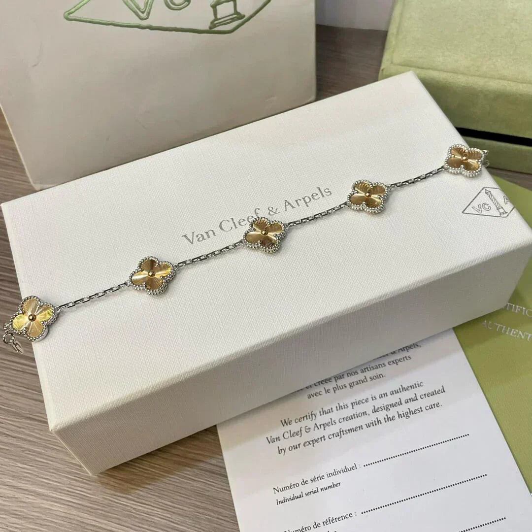 [⭐Aura] CLOVER 5 MOTIF LASER BRACELET COLLECTION