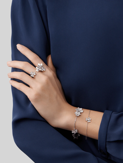 [⭐Aura]FRIVOLE SILVER FLOWER DIAMOND BRACELET