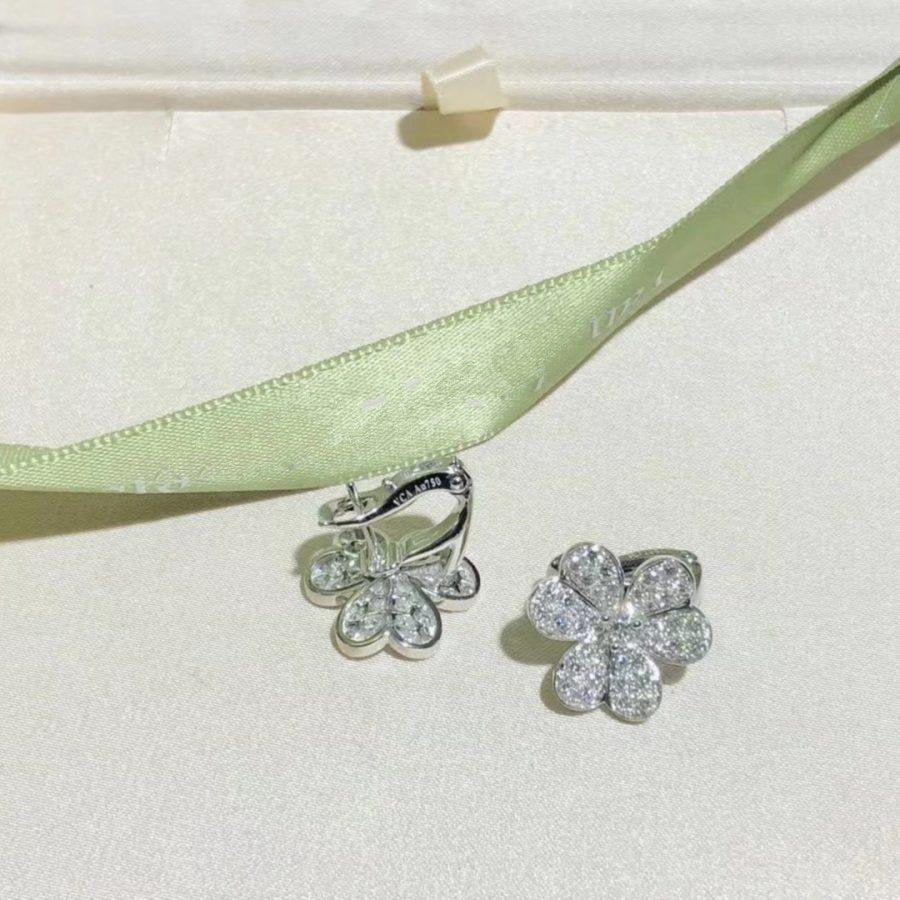 [⭐Aura]FRIVOLE SILVER FLOWER DIAMOND EARRINGS