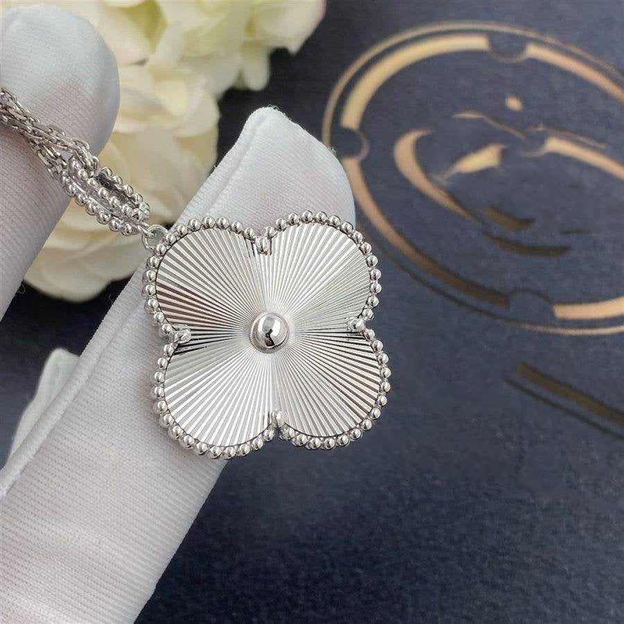 [⭐Aura]CLOVER 25MM SILVER BIG CLOVER NECKLACE