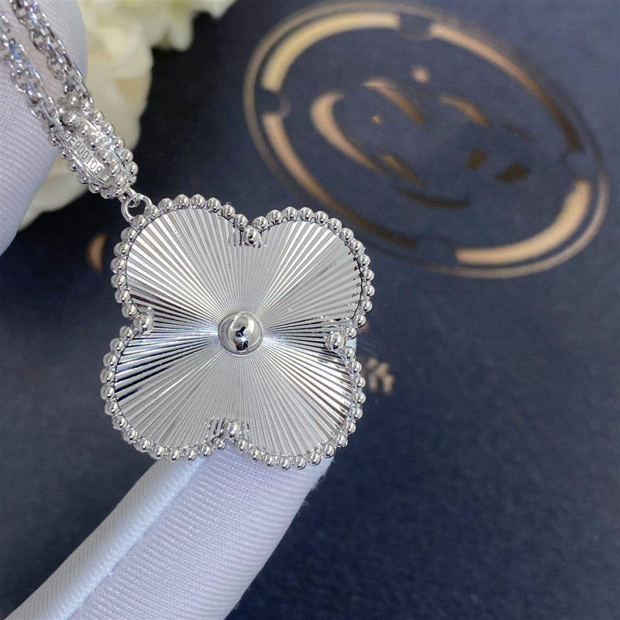 [⭐Aura]CLOVER 25MM SILVER BIG CLOVER NECKLACE