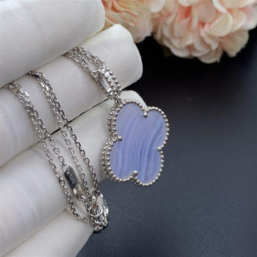 [⭐Aura]CLOVER SILVER CHALCEDONY BIG CLOVER NECKLACE