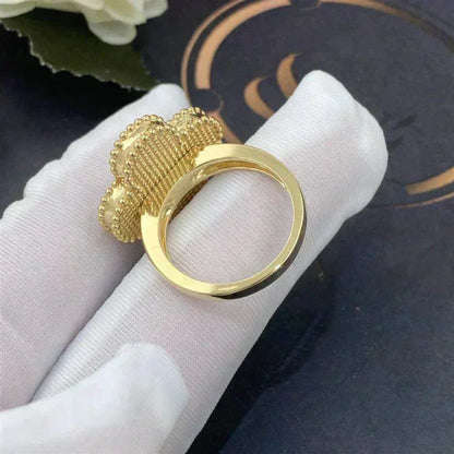 [⭐Aura]CLOVER WHITE MOP RING