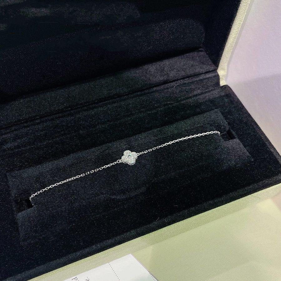 [⭐Aura]CLOVER  SINGLE FLOWER BRACELET SILVER