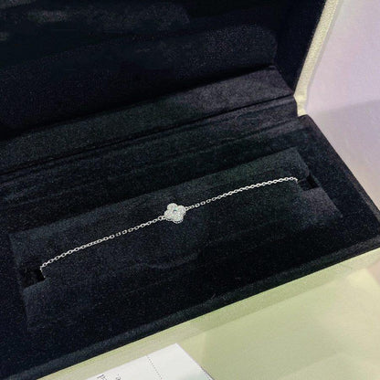 [⭐Aura]CLOVER  SINGLE FLOWER BRACELET SILVER