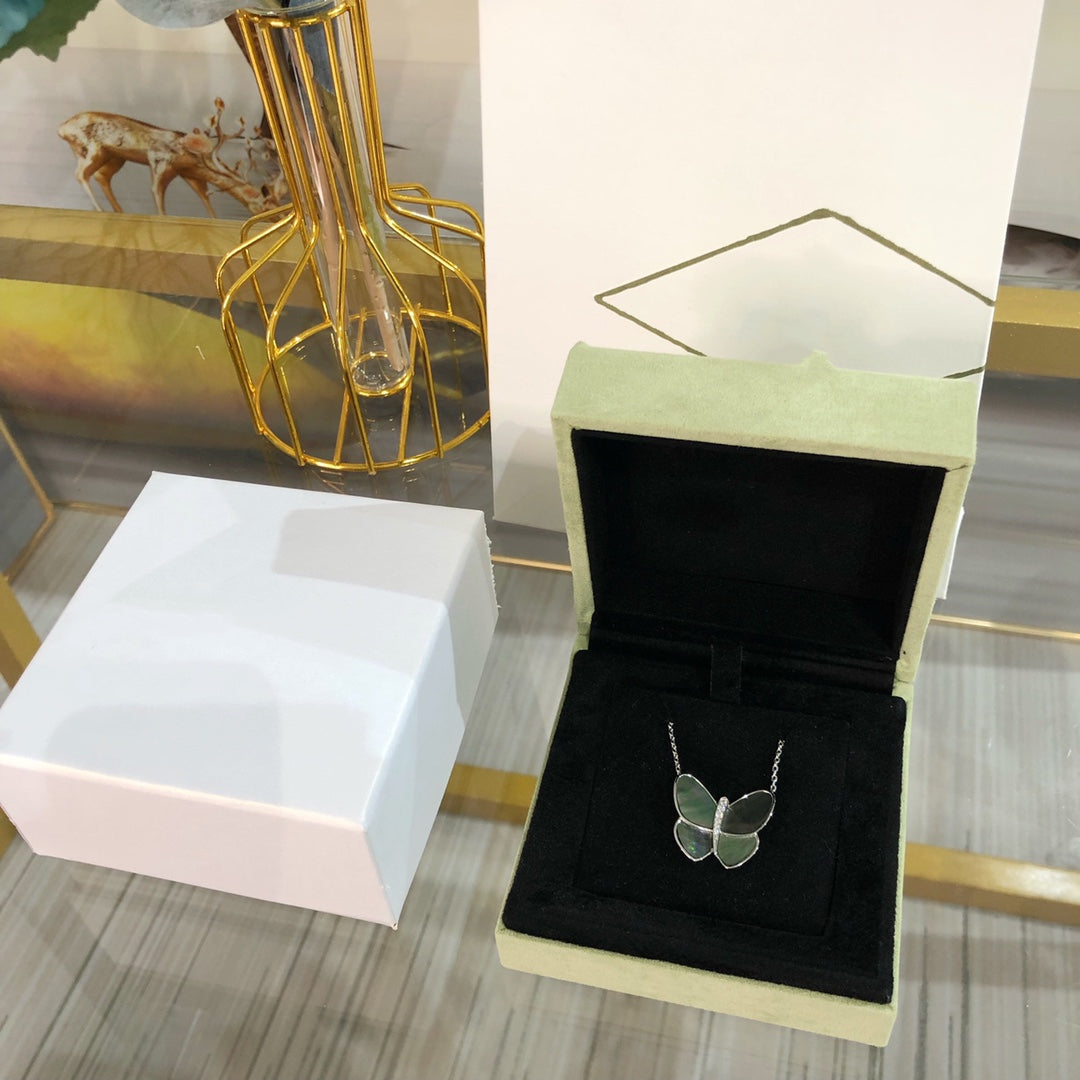 [⭐Aura]LARGE BUTTERFLY SILVER PENDANT DIAMOND NECKLACE