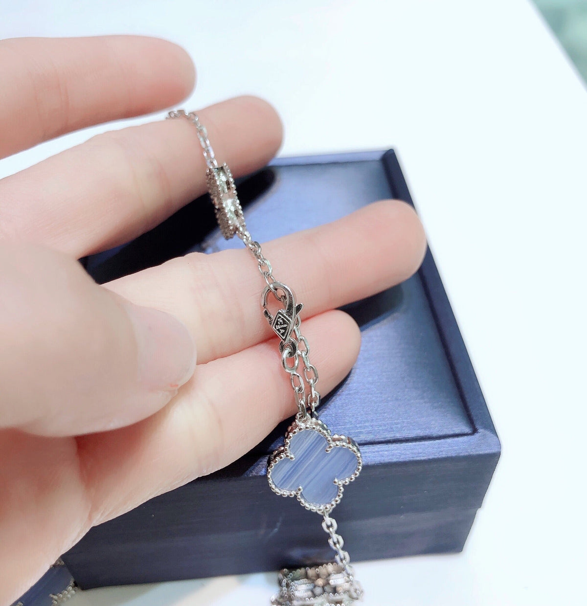 [⭐Aura]CLOVER 10 MOTIFS CHALCEDONY DIAMONDS SILVER NECKLACE