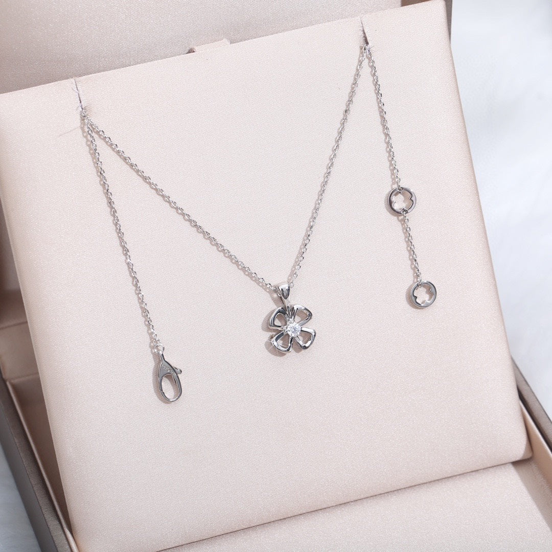 [⭐Aura]FIOREVER NECKLACE DIAMOND CENTER