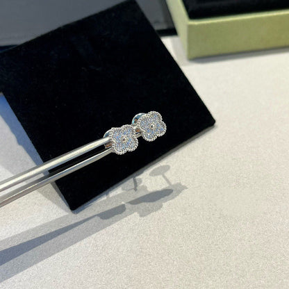[⭐Aura]CLOVER MINI DIAMOND STUD EARRINGS