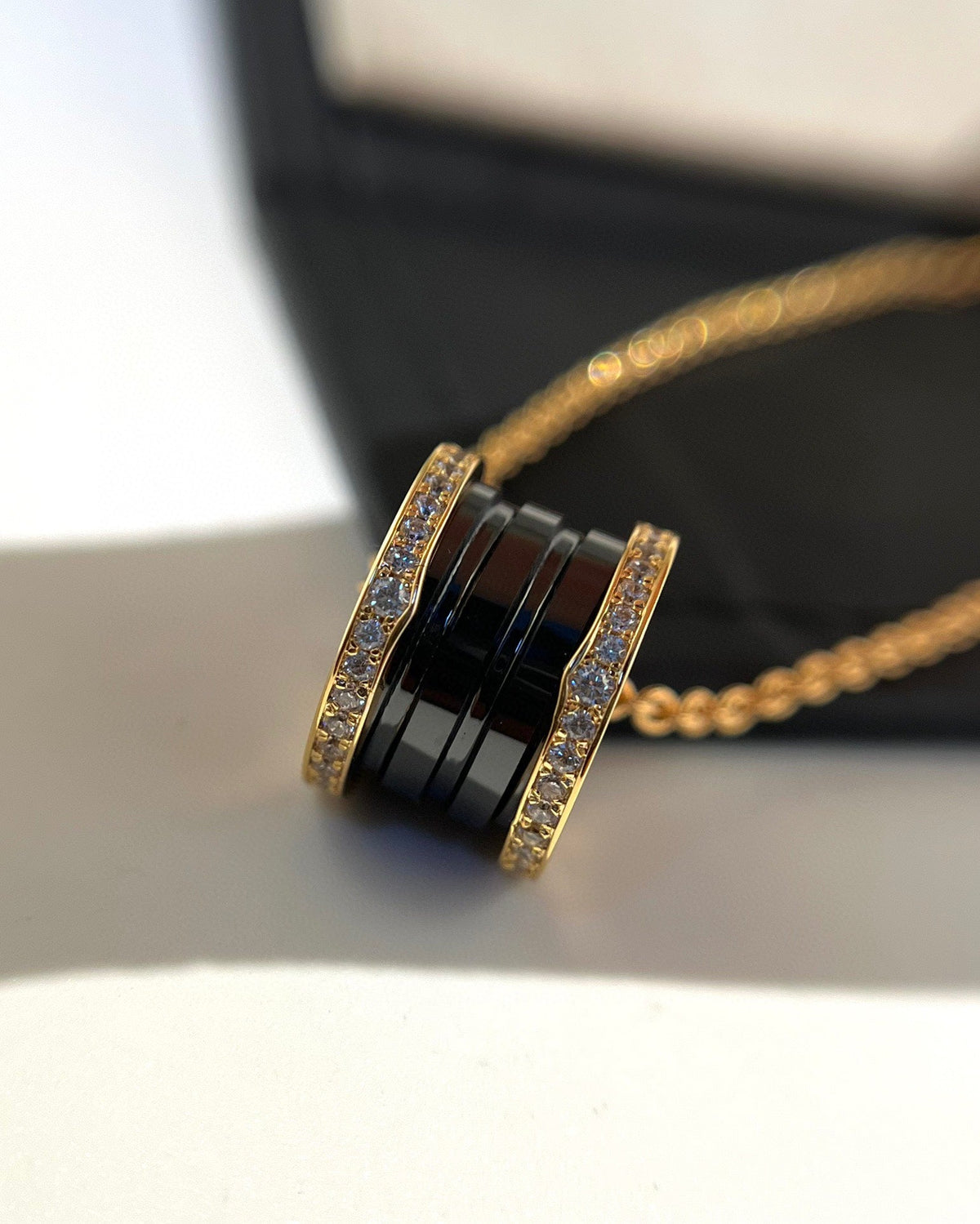 [⭐Aura]ZERO 1 BLACK CERAMIC DIAMOND PINK GOLD NECKLACE
