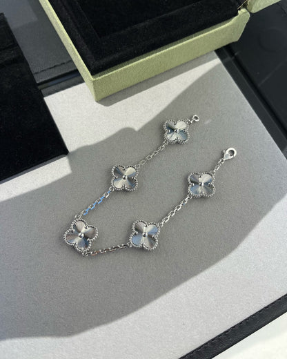 [⭐Aura] CLOVER 5 MOTIF LASER BRACELET COLLECTION